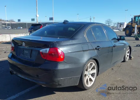 2006 BMW 330I z USA, uszkodzony, nr VIN WBAVB335X6KS33533